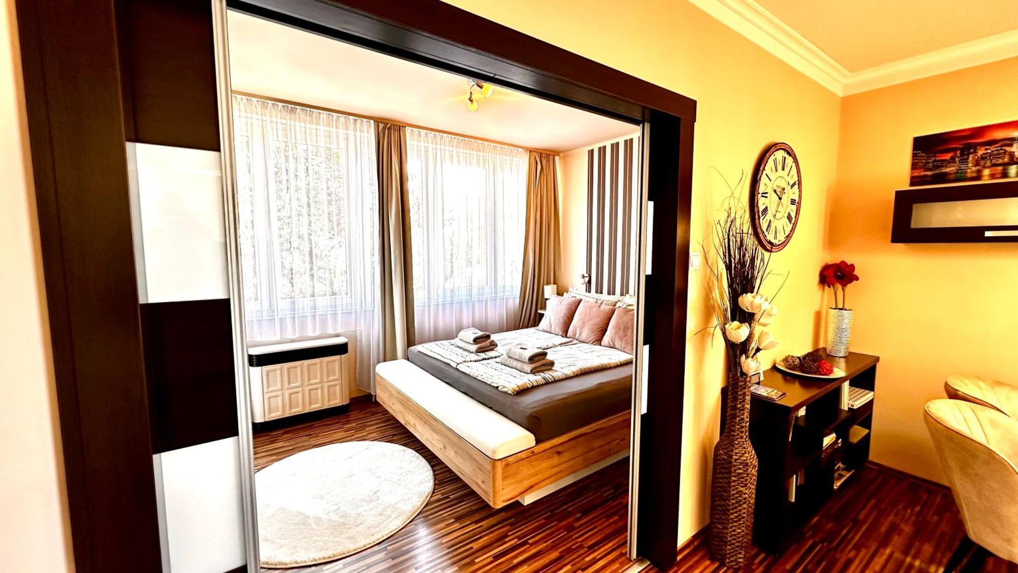Apartment On Gellert Hill Downtown With Free Garage & Castle View Budapest Exterior foto